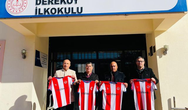Öğrencilere Antalyaspor forması hediyesi