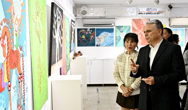 Renklerin Kokusu sergisi açıldı