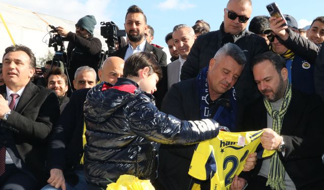 Sadettin Saran, 'Her Deplasman Bir Okul' projesiyle Alanya'da kütüphane açtı