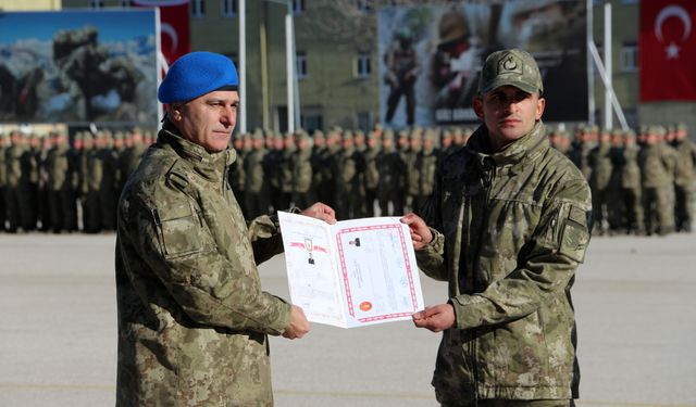 Uzman erbaş ve sözleşmeli erler mezun oldu