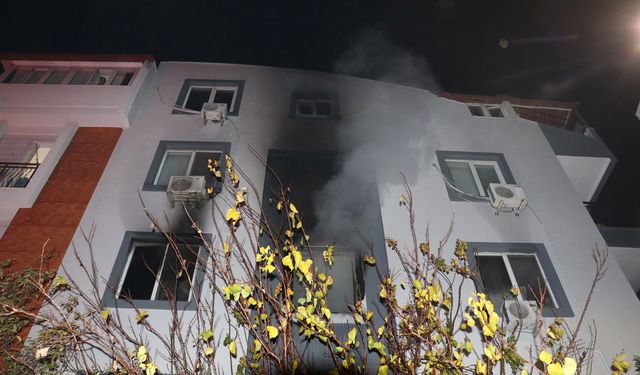 Antalya'da elektrikli sobadan çıkan yangın evi küle çevirdi