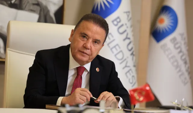 Antalya Büyükşehir Belediyesi'ne yönelik 'rüşvet' ve 'yolsuzluk' davasında 2'nci gün