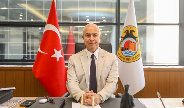 Alanya Belediye Başkanı Osman Tarık Özçelik CHP’den ihraç edildi