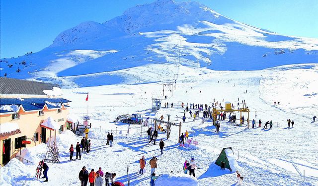 Sömestir tatiline kar bereketi; 100 milyar TL'lik seyahat hacmi