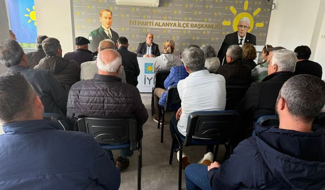 İYİ Parti Alanya İlçe Teşkilatı haftalık yönetim kurulu toplantısını gerçekleştirdi