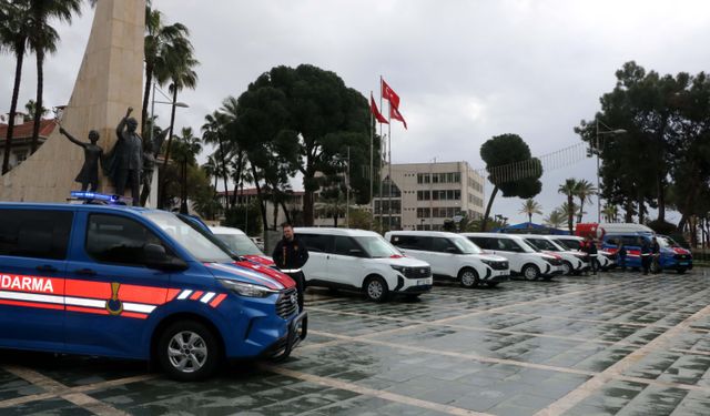 Alanya'da polis ve jandarmaya 15 araç