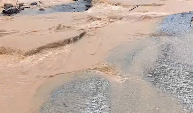 Alanya'da yağışta zarar gören yol onarıldı