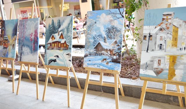 Antalya'da AVM'de kış manzaraları