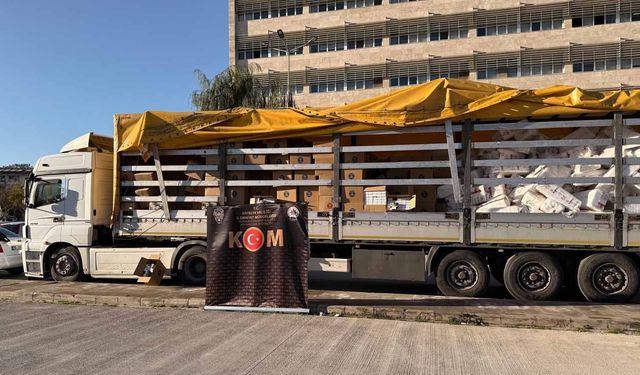 Antalya'da TIR dorsesinde 7,4 milyon kaçak makaron