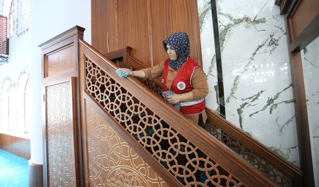 Kepez'de camiler ramazana hazırlandı