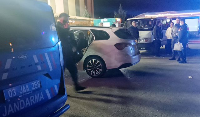 Park halindeki otomobilde erkek cesedi bulundu