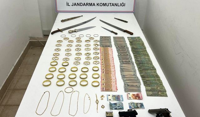 Sahte altın ve ruhsatsız silah operasyonu