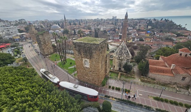 2 bin yıllık burçlara tramvay tehdidi; titreşimler yıkabilir