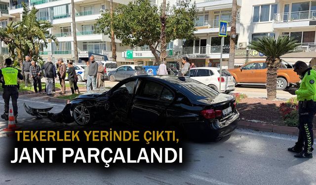 Kontrolden çıkan otomobil ağaca çarptı: 2 yaralı