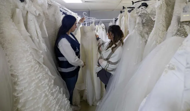 İzmir'den genç çiftlere evlilik desteği