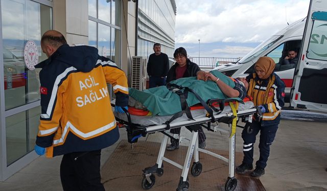 Kesimi yapılan mermer blok düştü, 5 işçi yaralandı