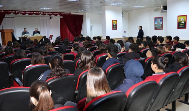 Öğrenciler dolandırıcılığa karşı bilinçlendirildi