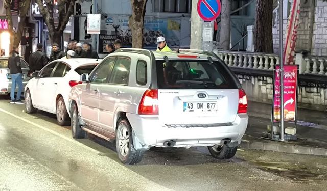 Sürücüsü fenalaşan cip 3 araca çarptı