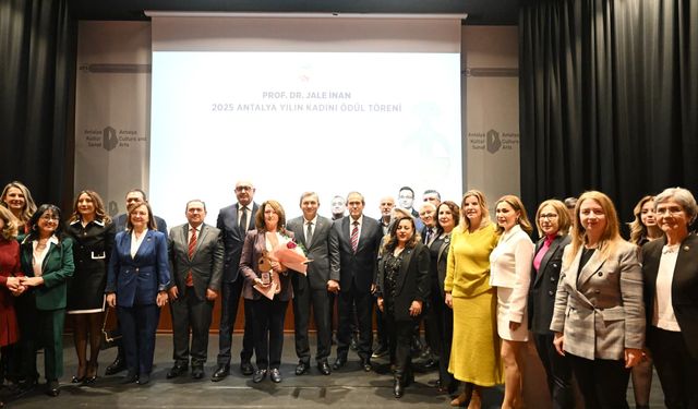Jale İnan 2025 Antalya Yılın Kadını Ödül Töreni gerçekleştirildi