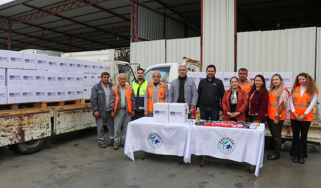 Gazipaşa’nın 53 mahallesine ihtiyaç sahiplerine koli dağıtımı başladı