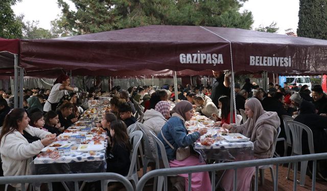 Gazipaşa'da ilk iftar sofrası kuruldu