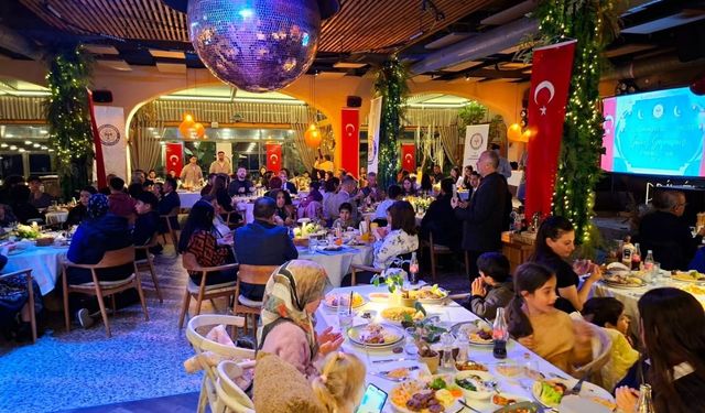 Alanya'da yetimlerle bereketli iftar sofrası