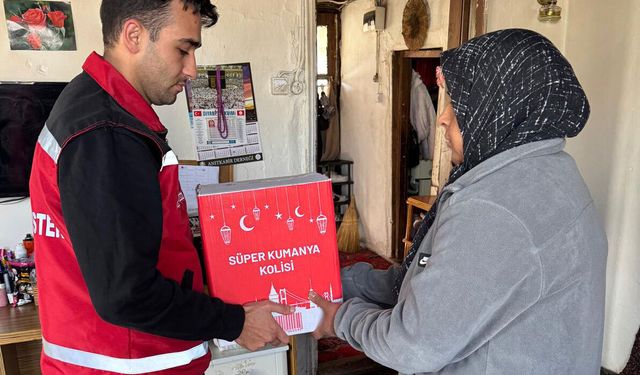 Ailelere ramazan kolisi dağıtımı