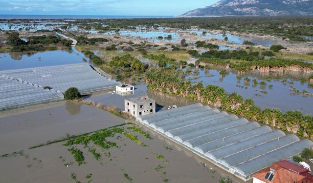 Aşırı hava olayları normalleşti;: 1 yıl kuraklık, 1 yıl sel