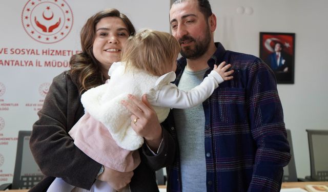 10 çocuk, koruyucu ailelerle sıcak yuvaya kavuştu