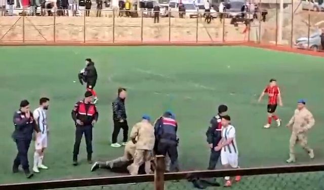 Afyon'da amatör maç sonrası saha karıştı