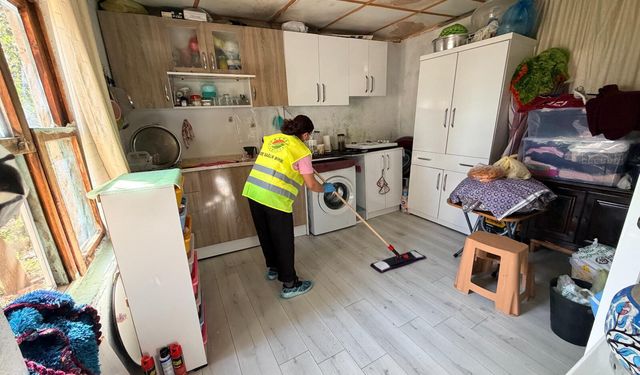 Antalya Kepez'den şehit ve gazi evlerinde bayram temizliği