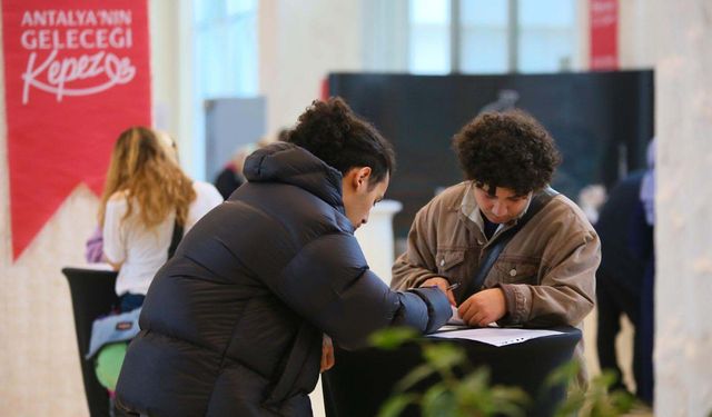 Antalya'da iş arayanlarla işverenler aynı çatıda buluştu