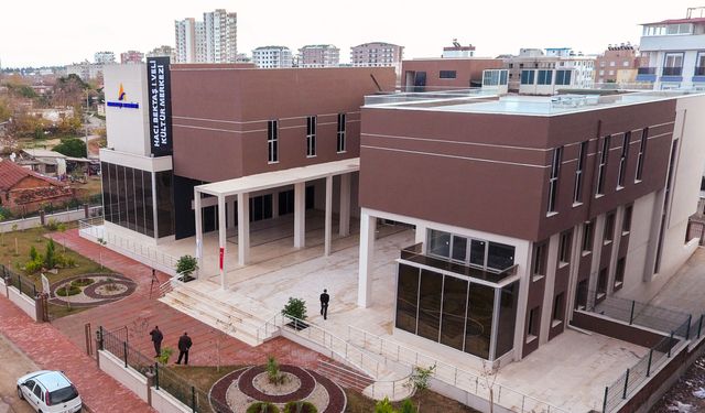 Antalya'da tiyatro ve bağlama kursları için başvurular başladı