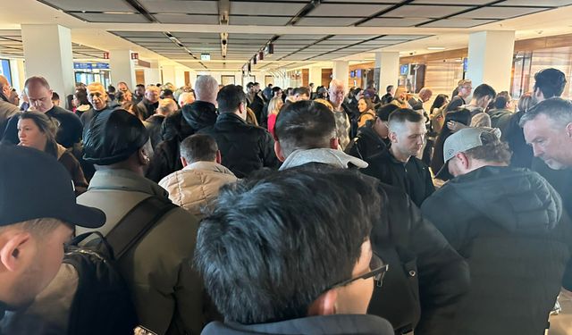 Berlin'de yine pasaport kuyruğu