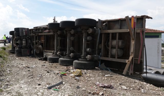 Devrilen TIR'ın sürücüsü alkollü çıktı