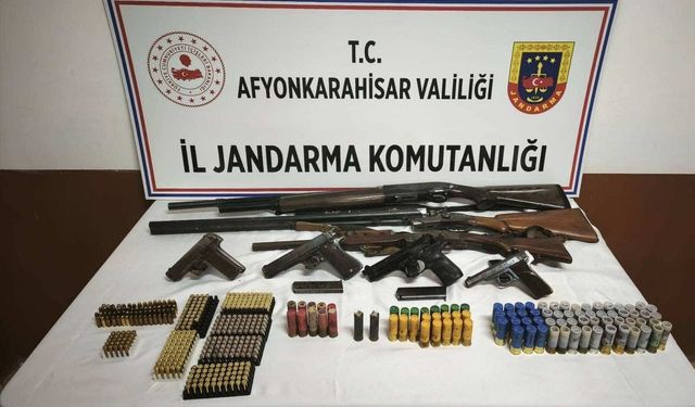 Jandarmadan kaçak silah operasyonu