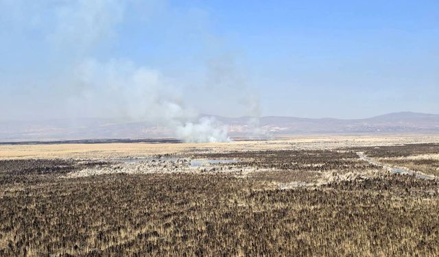 Karımık Gölü'nde yangın