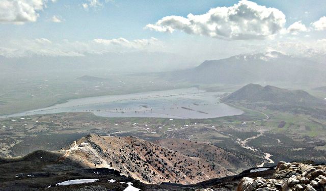 Kurutulan 'antik' göl, son yağışlarla hayat buldu