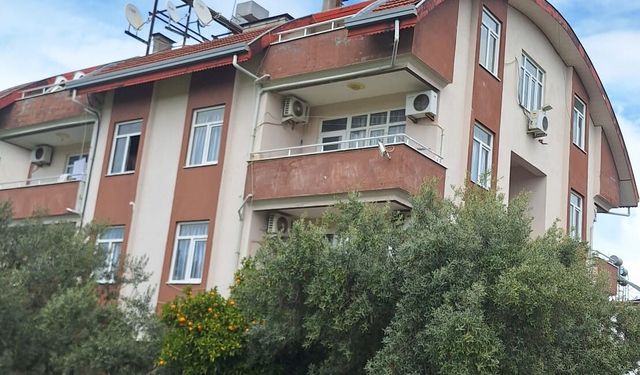 Manavgat'ta lojman yangını büyümeden söndürüldü
