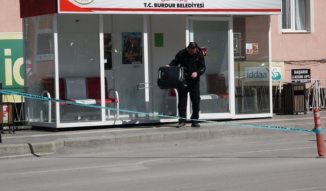 Durakta unutulan şüpheli valiz boş çıktı