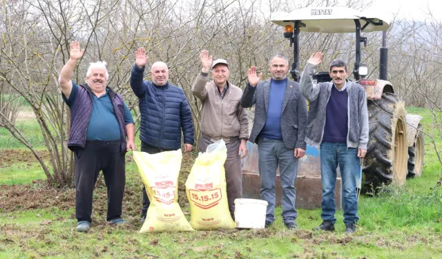 Gübreler toprakla buluşuyor, yüzler gülüyor