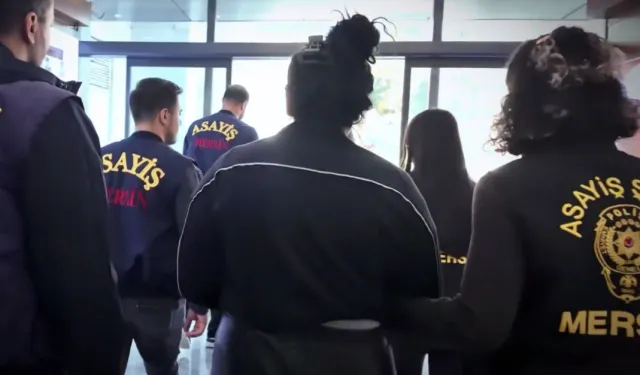 Hırsızlık şüphelileri minibüste yakalandı: 3 tutuklama