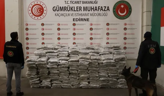 Operasyonda 1,4 ton esrar ele geçirildi