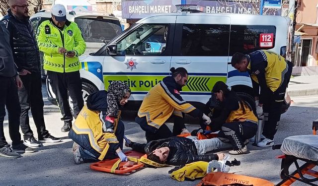 Plakasını kapattığı motosikletle polisten kaçarken kaza yaptı