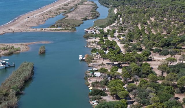 Antalya'da 'Sahilkondu' ve barakalara yıkım süreci başladı