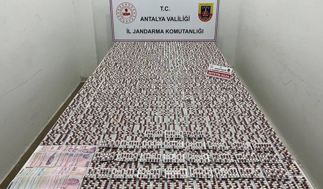 Antalya'da operasyon: 15 bin 560 sentetik hap ele geçirildi
