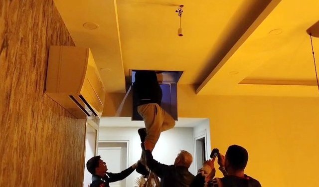Manavgat'ta tavan arasına saklanan hükümlü yakalandı