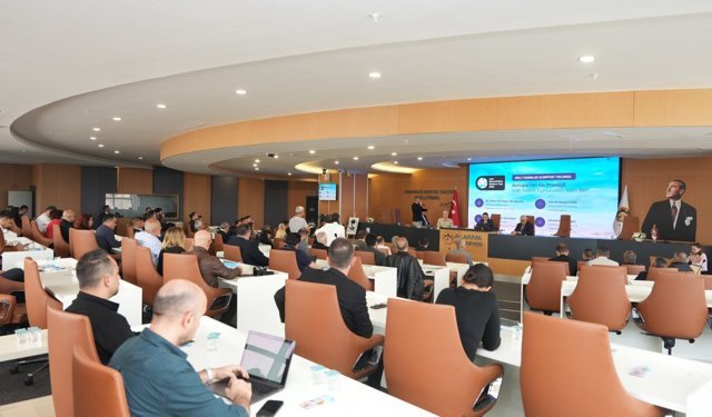 Alanya'da plaj voleybolunda 24 dev organizasyon