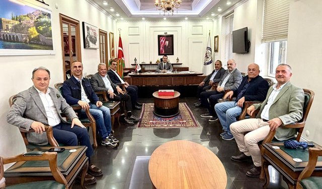 Alanya'da eski belde belediye başkanları Kaymakam Öztürk'ü ziyaret etti