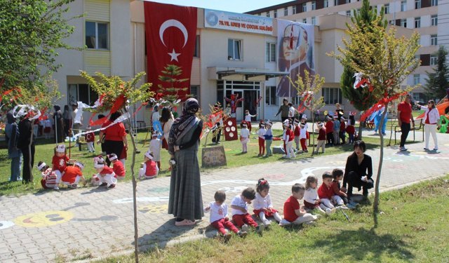 75. Yıl Kreş ve Çocuk Kulübü'nde 23 Nisan coşkusu